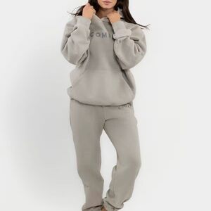 Comfrt Cement NEW Hoodie and Sweatpants Set -Medium